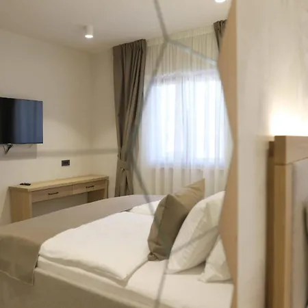 krevet i doručak Bracera 4*