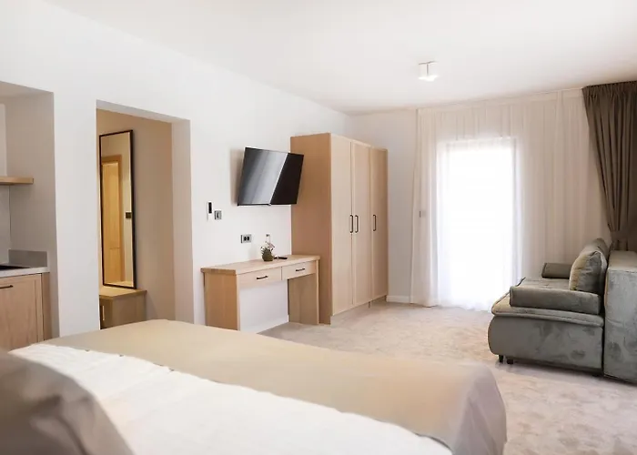 Bracera Bed & Breakfast 4*