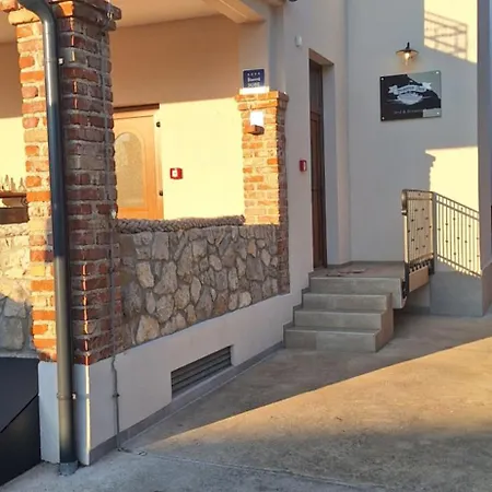 Bracera Bed & Breakfast 4*